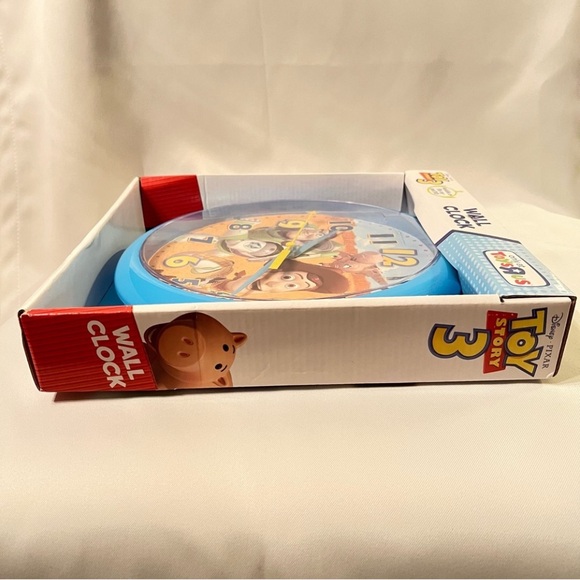Disney Pixar Toy Story 3 Wall Clock Round 10” Woody Buzz & Hamm BNIB New in Box - Picture 10 of 14